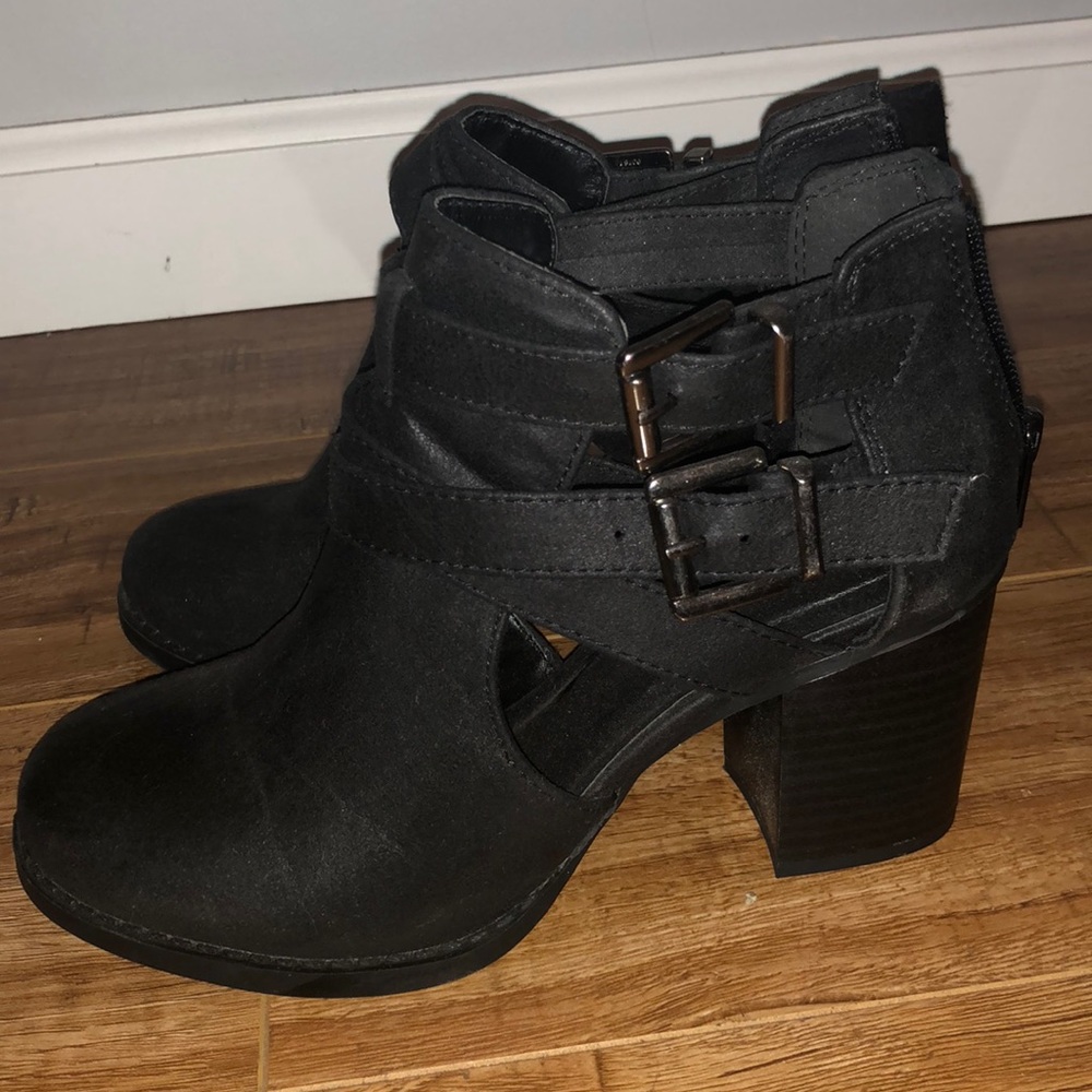 Cute cutout booties
